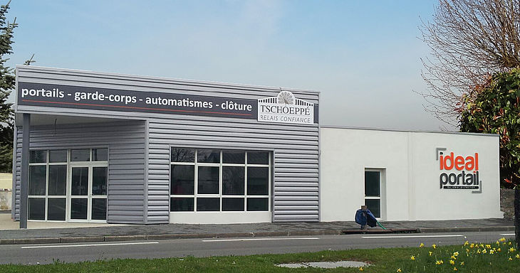show-room portail alu près d'Angoulême, Charente, 16.