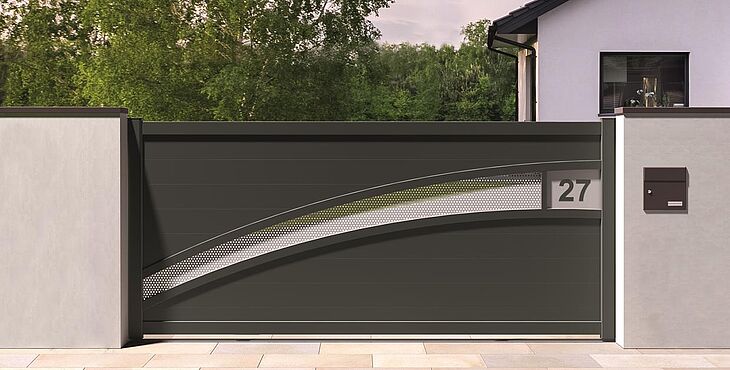 Installation de portail alu coulissant en France